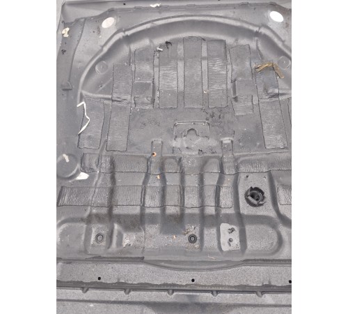 Ниша багажника(запасного колеса)