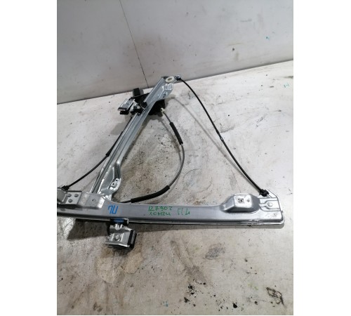 Стеклоподьемник передний левый