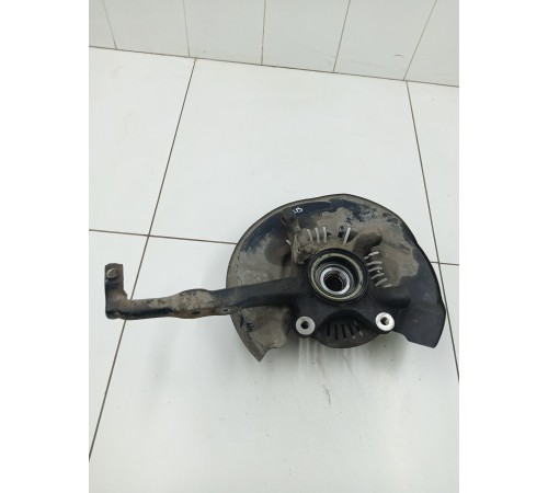 Кулак поворотный передний левый