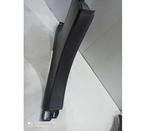 Обшивка центральной стойки(нижняя левая)