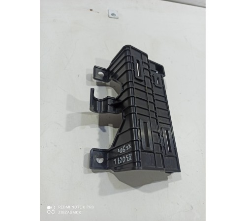 Кронштейн накладки порога задний левый внутренний