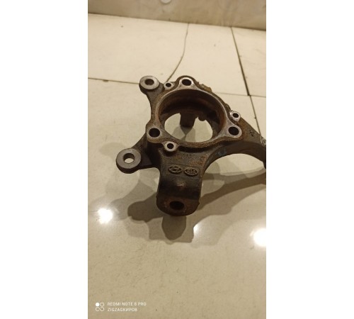 Поворотный кулак(передний левый)