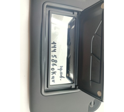 Козырек солнце защитный правый