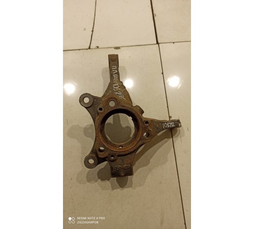 Поворотный кулак(передний левый)