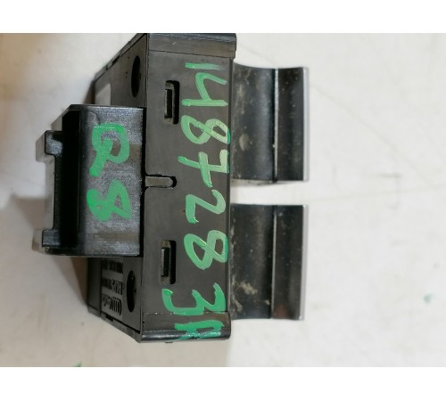 Кнопка стеклоподъемника задняя правая