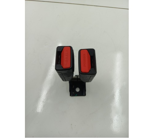 Ответная часть ремня безопасности задняя