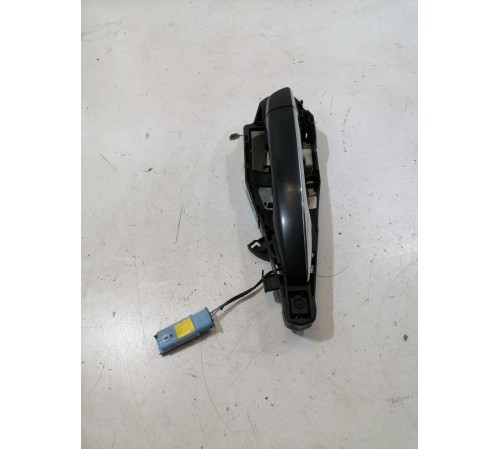 Ручка двери передняя правая наружная