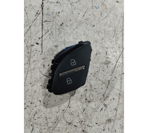 Кнопка центрального замка передняя левая