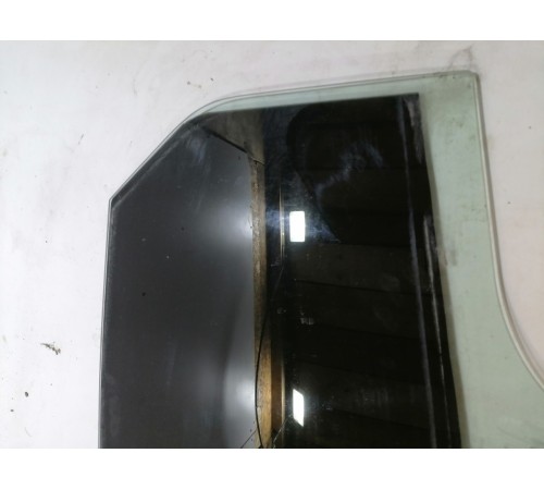 Стекло двери заднее левое