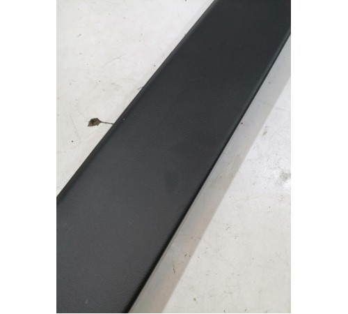 Накладка крышки багажника верхняя