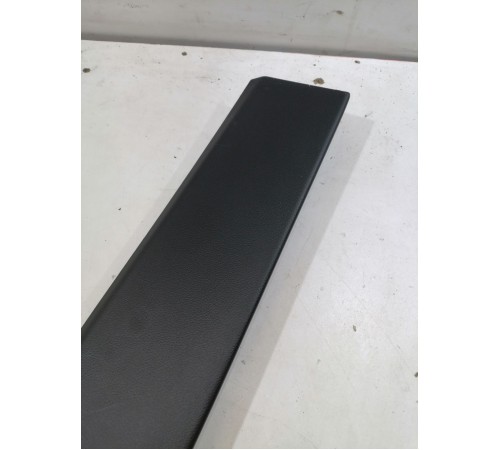 Накладка крышки багажника верхняя