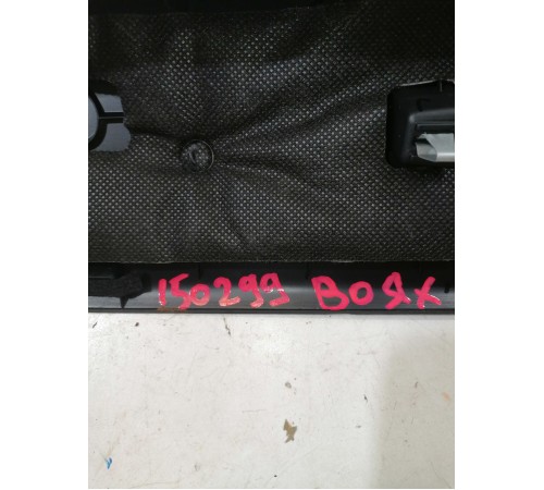 Накладка крышки багажника верхняя