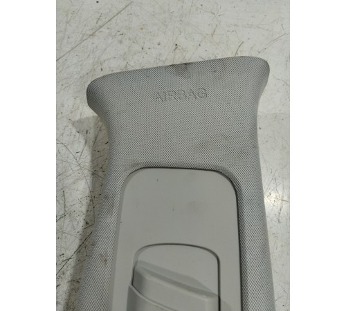 Обшивка центральной стойки правая верхняя