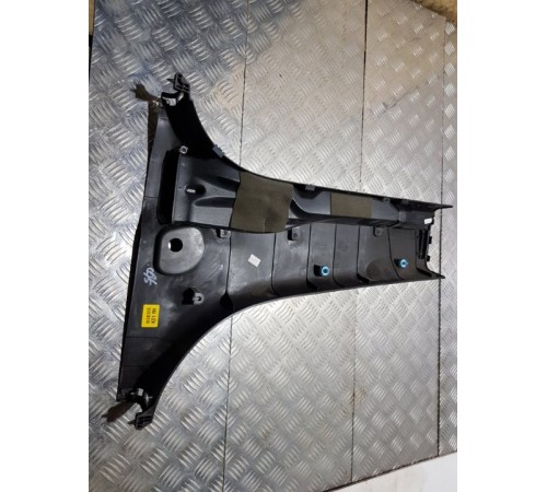 Обшивка салона прав.