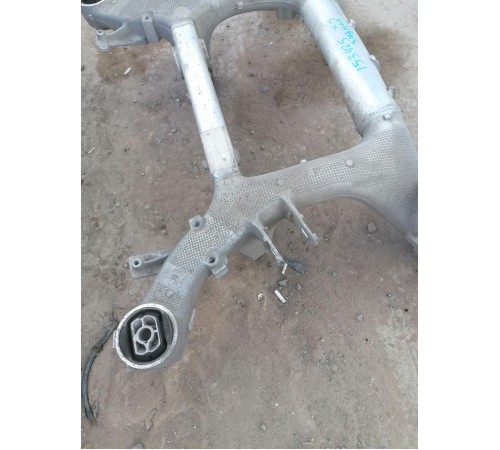 Балка подвески задняя, подрамник