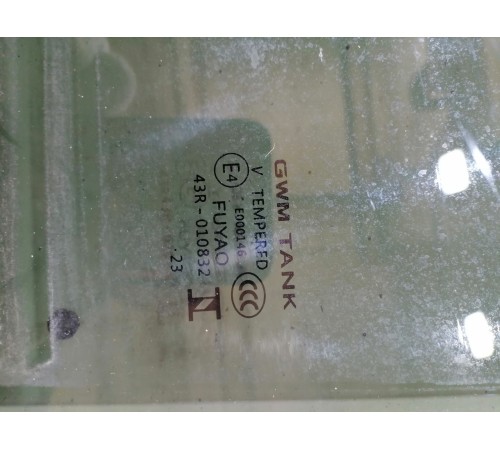 Стекло двери заднее левое