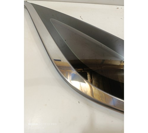 Стекло глухое заднее левое, форточка