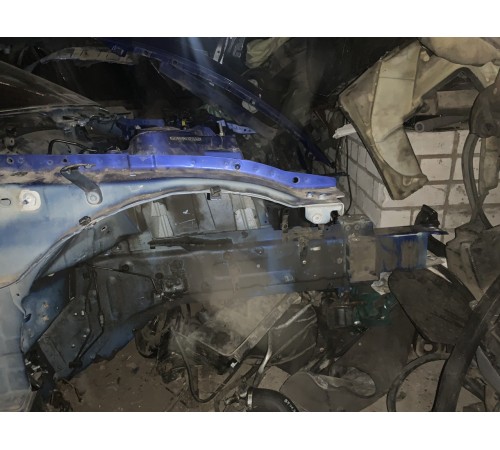 Лонжерон (передний, правый)