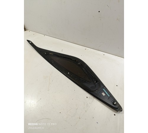 Стекло глухое заднее левое, форточка