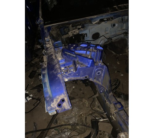 Лонжерон (передний, правый)