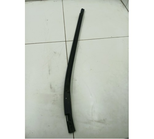 Молдинг стекла задний правый