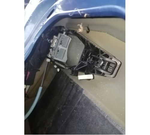 Дверь передняя левая