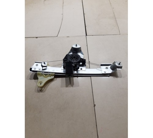 Стеклоподъемник (задний левый)