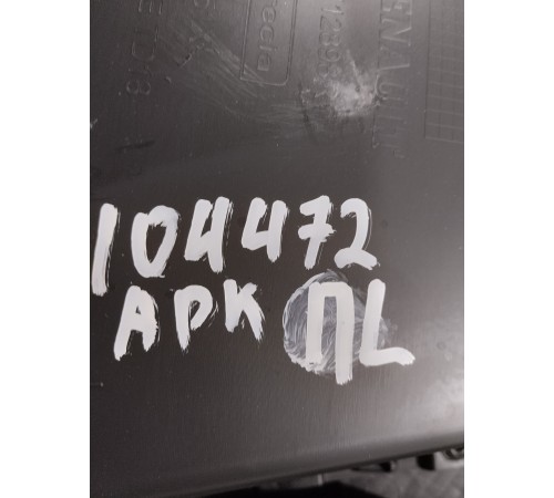 Обшивка двери(передняя левая)