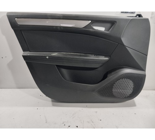 Обшивка двери(передняя левая)