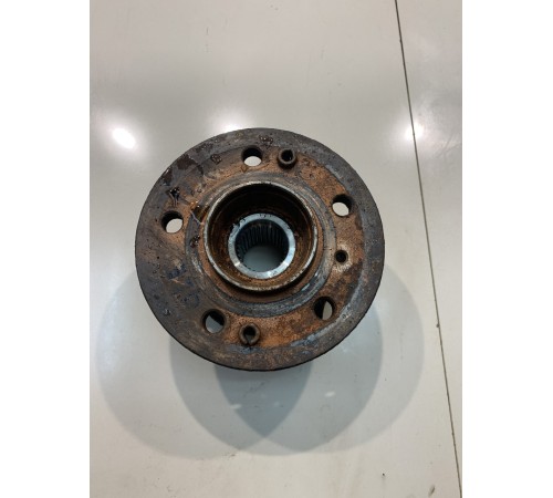 Ступица (передняя, левая)