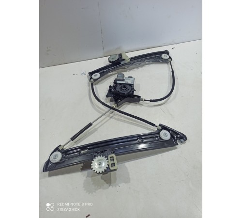Стеклоподъемник (передний правый)