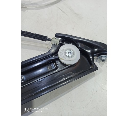 Стеклоподъемник (передний правый)