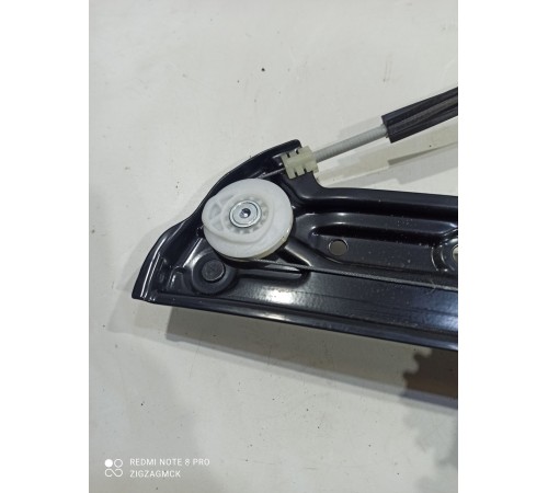 Стеклоподъемник (передний правый)