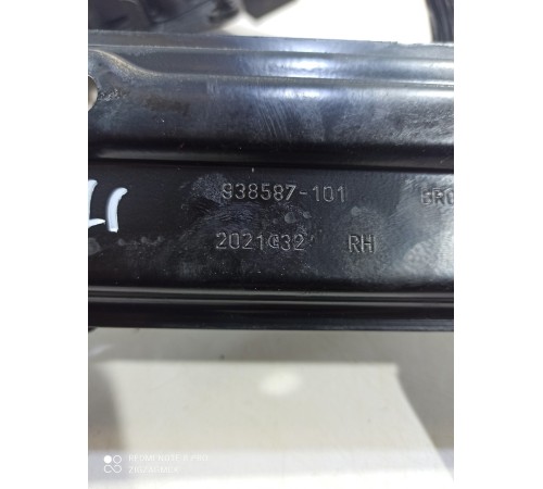 Стеклоподъемник (передний правый)