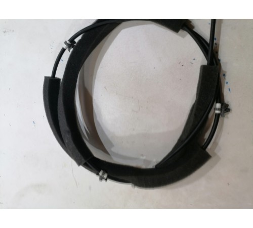 Фиксатор правой сдвижной двери нижний