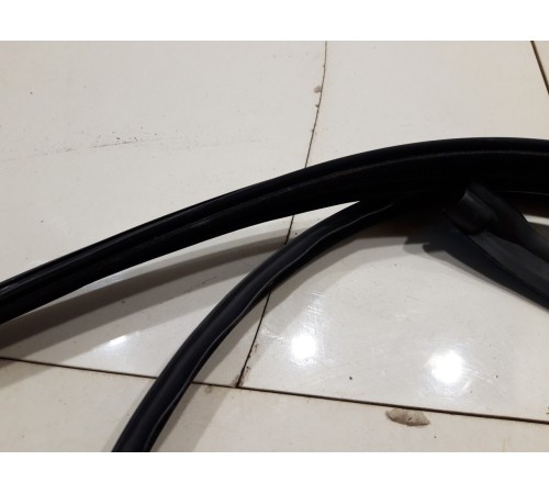 Уплотнитель стекла (задний левый внутренний)