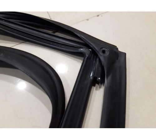 Уплотнитель стекла (задний левый внутренний)