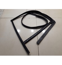 Уплотнитель стекла (задний левый внутренний)