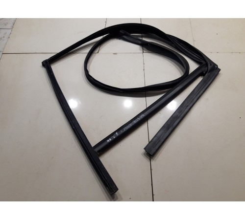 Уплотнитель стекла (задний левый внутренний)