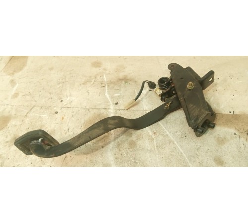 Педаль сцепления