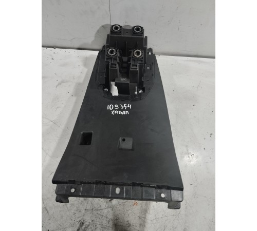 Кронштейн(крепление) центральной консоли 