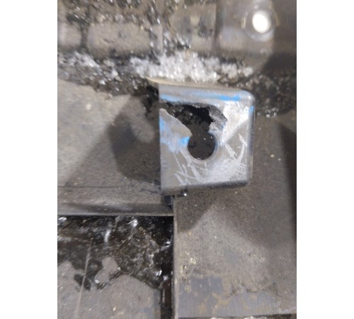 Кронштейн(крепление) центральной консоли 