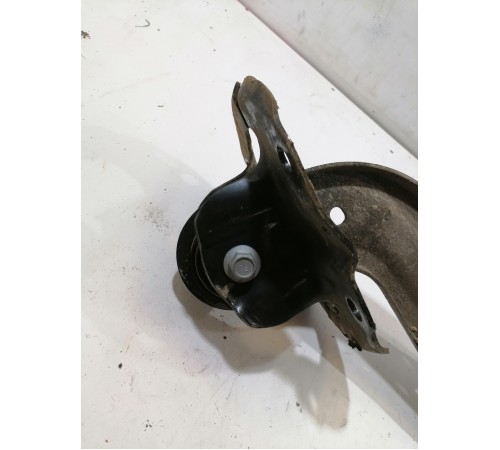 Рычаг задний правый