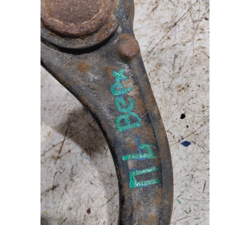 Рычаг подвески передний левый верхний