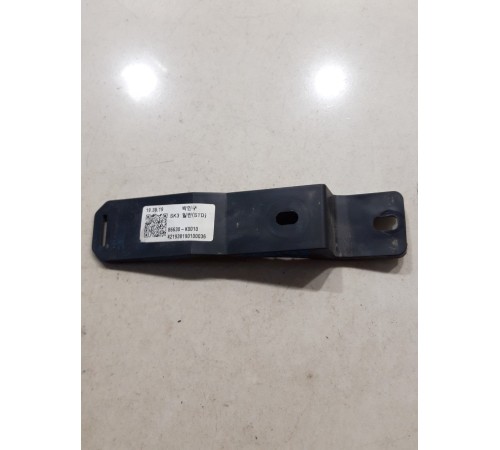 Кронштейн(крепление) усилителя заднего бампера правый