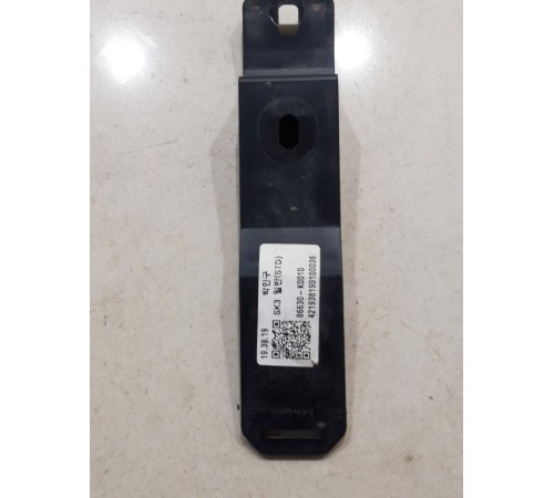 Кронштейн(крепление) усилителя заднего бампера правый