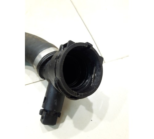 Патрубок системы охлаждения