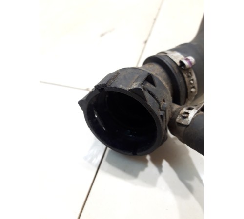 Патрубок системы охлаждения