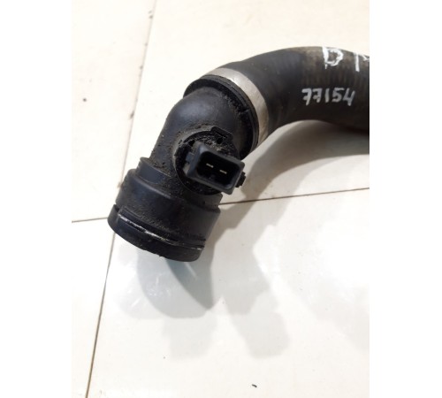 Патрубок системы охлаждения