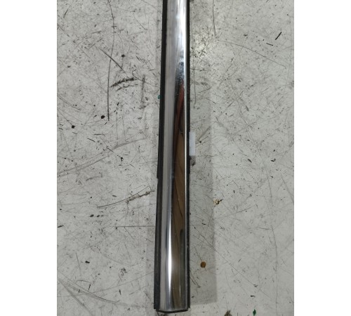 Уплотнитель стекла передний правый внешний